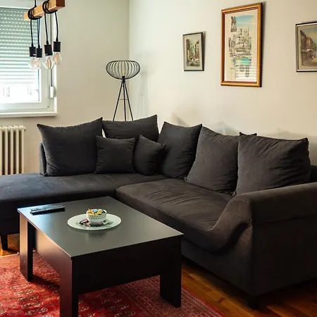 Spacious Cozy Cheyf Lägenhet Sarajevo